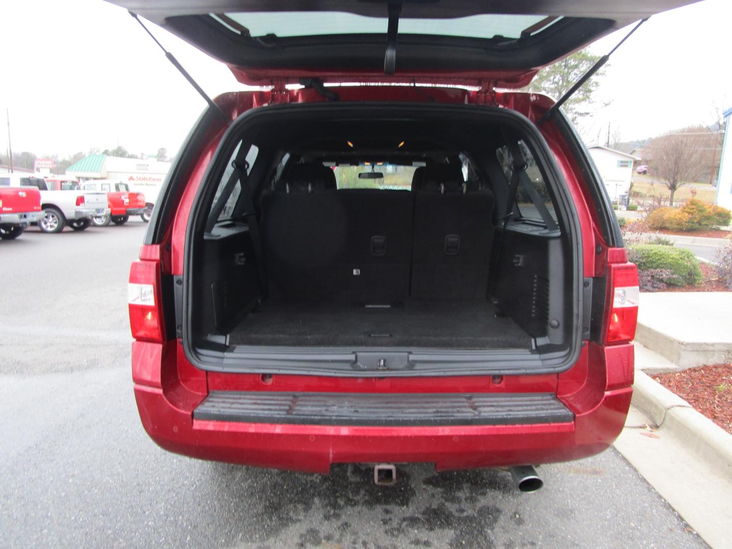 2017 RED Ford Expedition EL King Ranch 2WD (1FMJK1HT4HE) with an 3.5L V6 DOHC 24V FFV engine, 6A transmission, located at 1814 Albert Pike Road, Hot Springs, AR, 71913, (501) 623-1717, 34.494228, -93.094070 - Photo#5